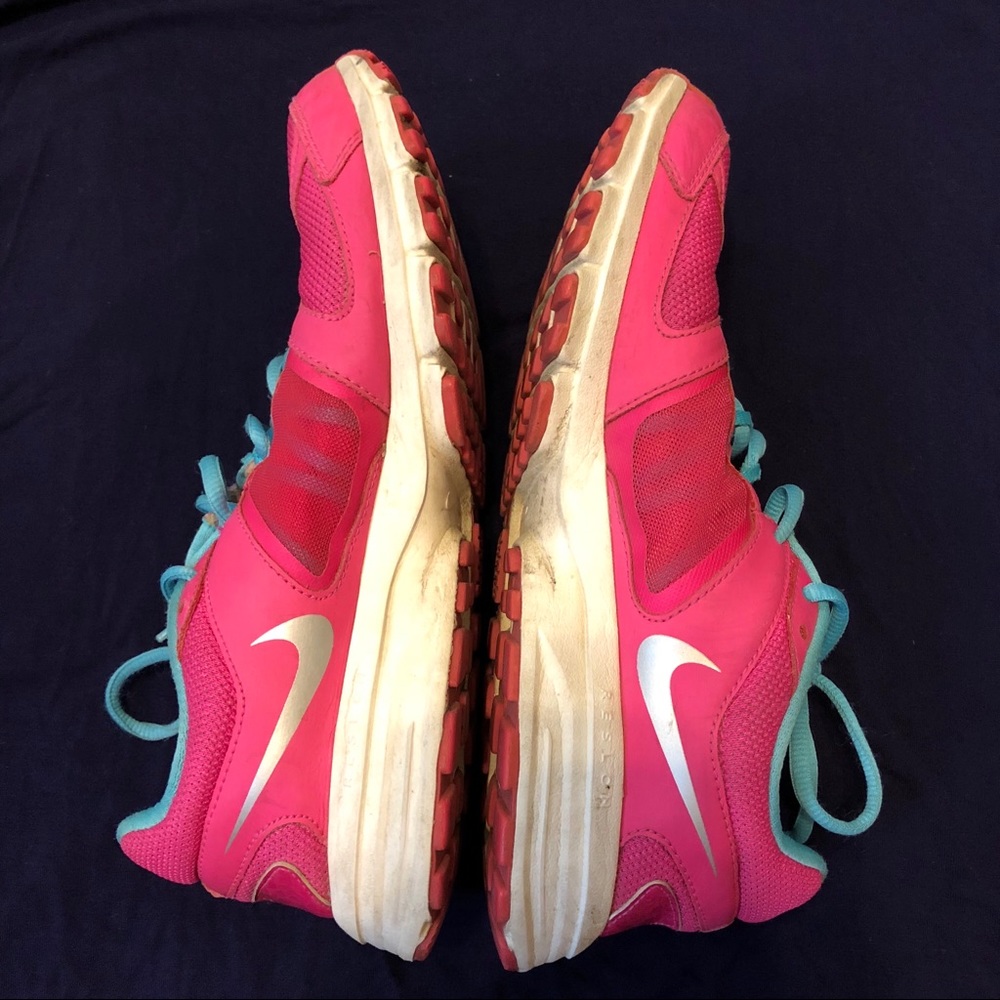 Women’s Pink Nike Air Running Shoes. Size 8.